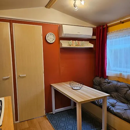 Mobil-home אתר קמפינג